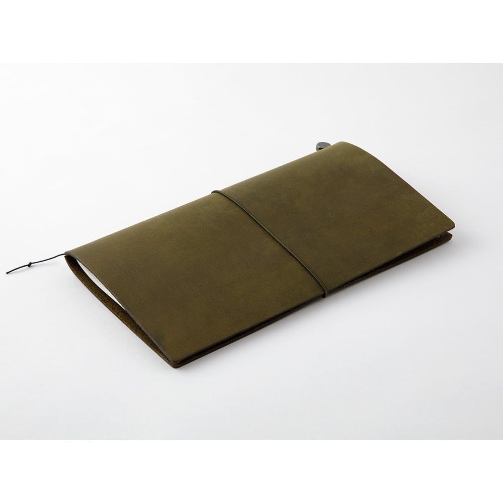 TRAVELER’S Notebook - Regular - Olive von TRAVELER'S COMPANY JAPAN aus der Kategorie TRAVELER'S Notebook "Regular" mit der Artikelnummer TRN-REG-OLIVE