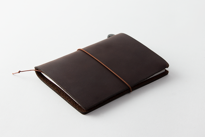 TRAVELER’S Notebook - Passport - Braun-15027006-TRAVELER'S COMPANY JAPAN-TRAVELER'S Notebook "Passport" TRAVELER’S Notebook - Passport - Braun von TRAVELER'S COMPANY JAPAN aus der Kategorie TRAVELER'S Notebook "Passport" mit der Artikelnummer 15027006