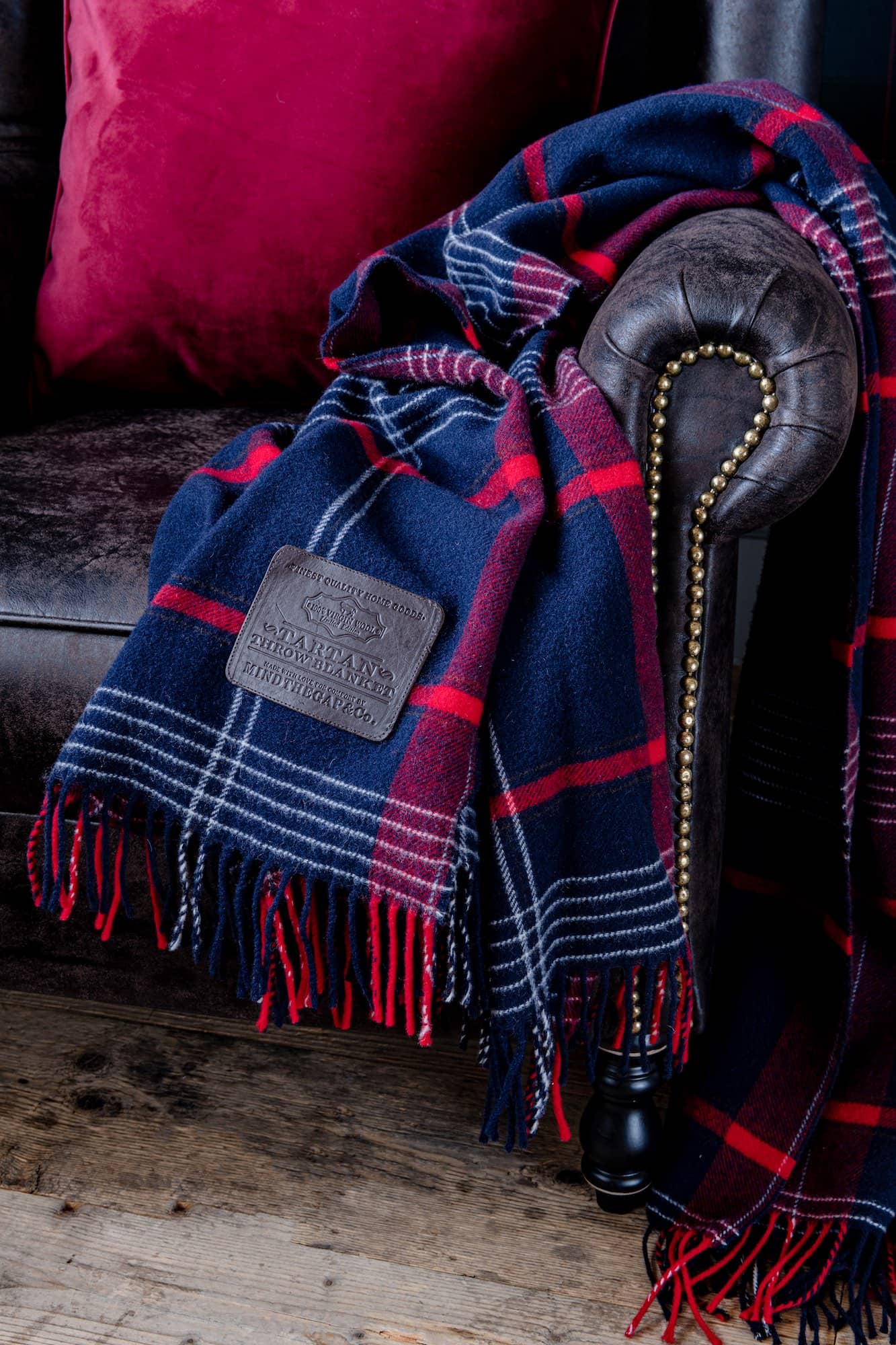 SUTHERLAND Karierte Decke - Plaid Throw Blanket von MINDTHEGAP aus der Kategorie Decken mit der Artikelnummer WDS2TB