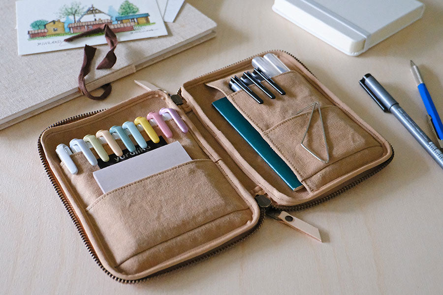 FLAT tool case / A6 Wide - Beige - Etui von Yuruliku