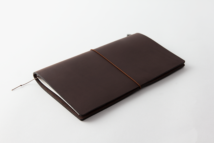 TRAVELER’S Notebook - Regular - Braun-13715006-TRAVELER'S COMPANY JAPAN-TRAVELER'S Notebook "Regular" TRAVELER’S Notebook - Regular - Braun von TRAVELER'S COMPANY JAPAN aus der Kategorie TRAVELER'S Notebook "Regular" mit der Artikelnummer 13715006