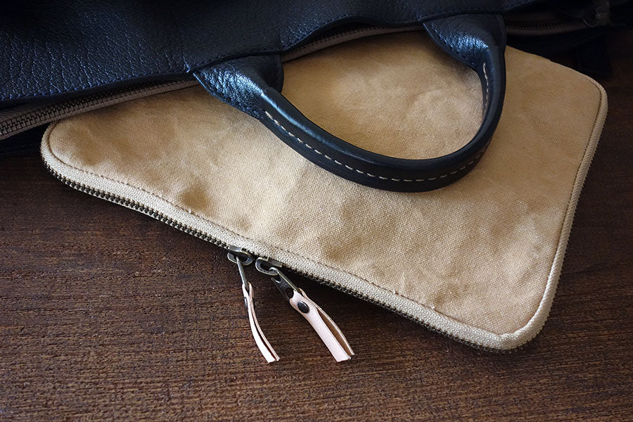 FLAT tool case / A5 - Beige - Etui von Yuruliku