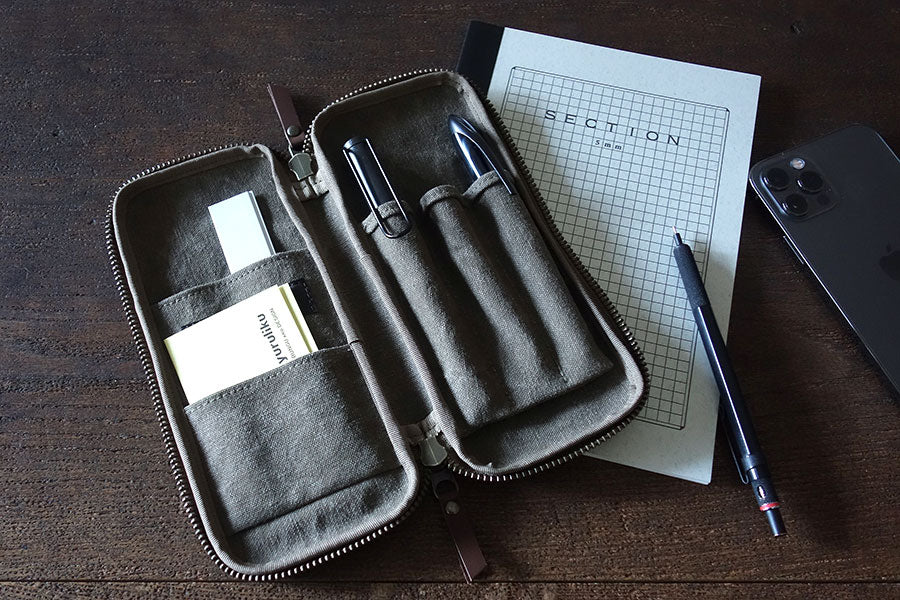FLAT tool case / 3 Pen - Brown - Stifteetui von Yuruliku