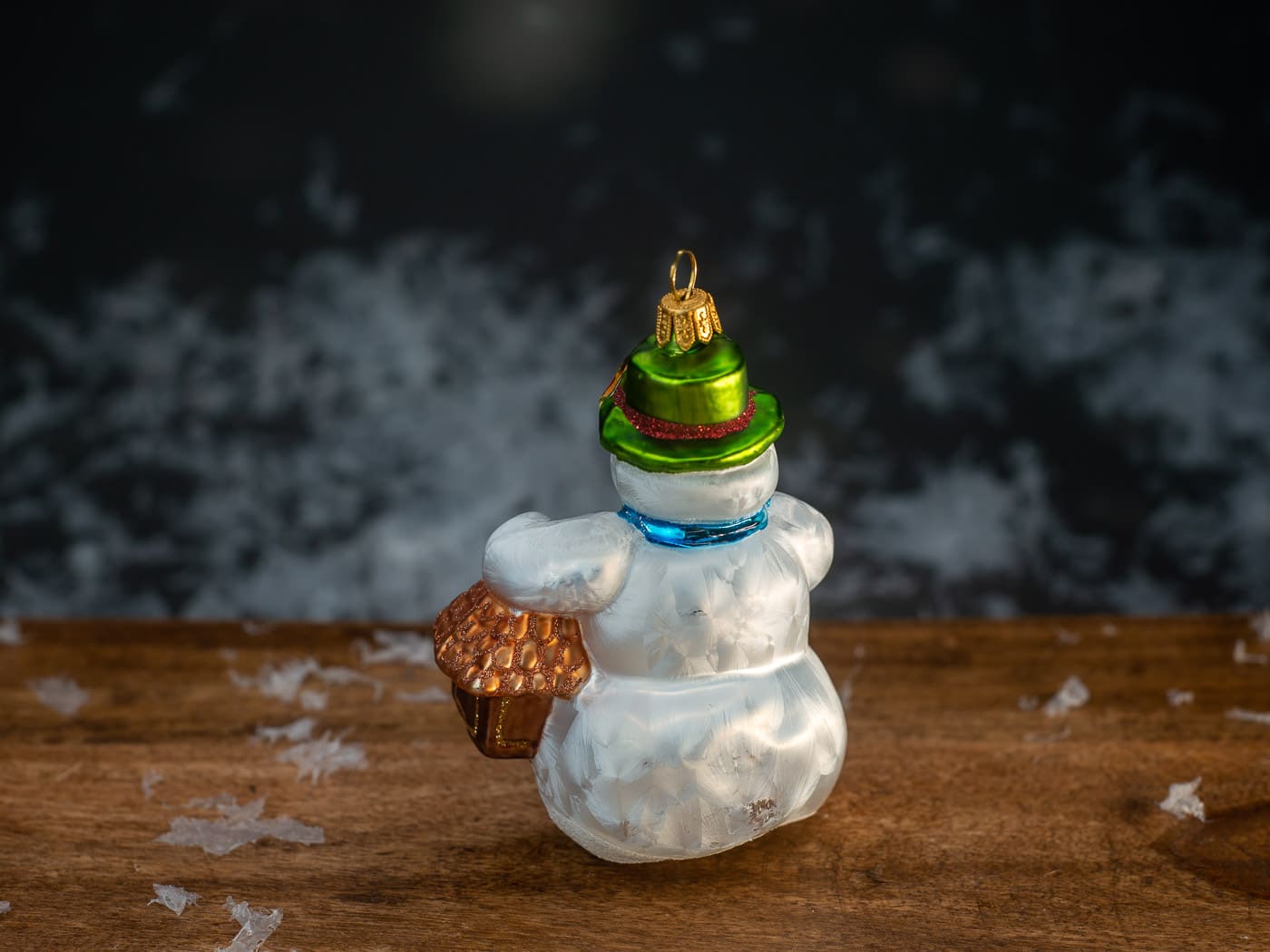 Schneemann mit Vogelhaus - Christbaumschmuck aus Glas von Weihnachtsland aus der Kategorie Christbaumschmuck mit der Artikelnummer OF10017035