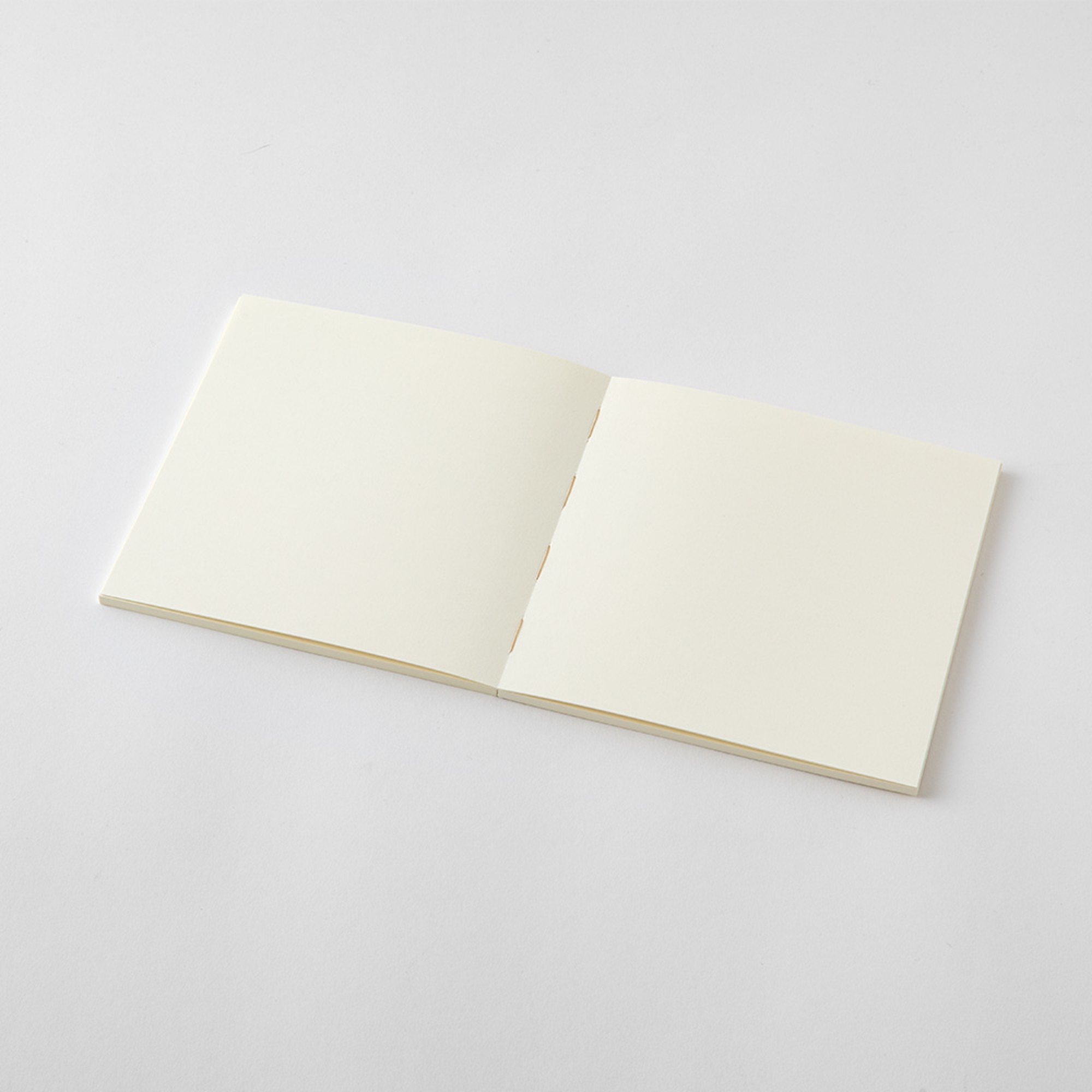 MD Notebook - A5 Quadrat - dickes Papier - Midori Notizbuch