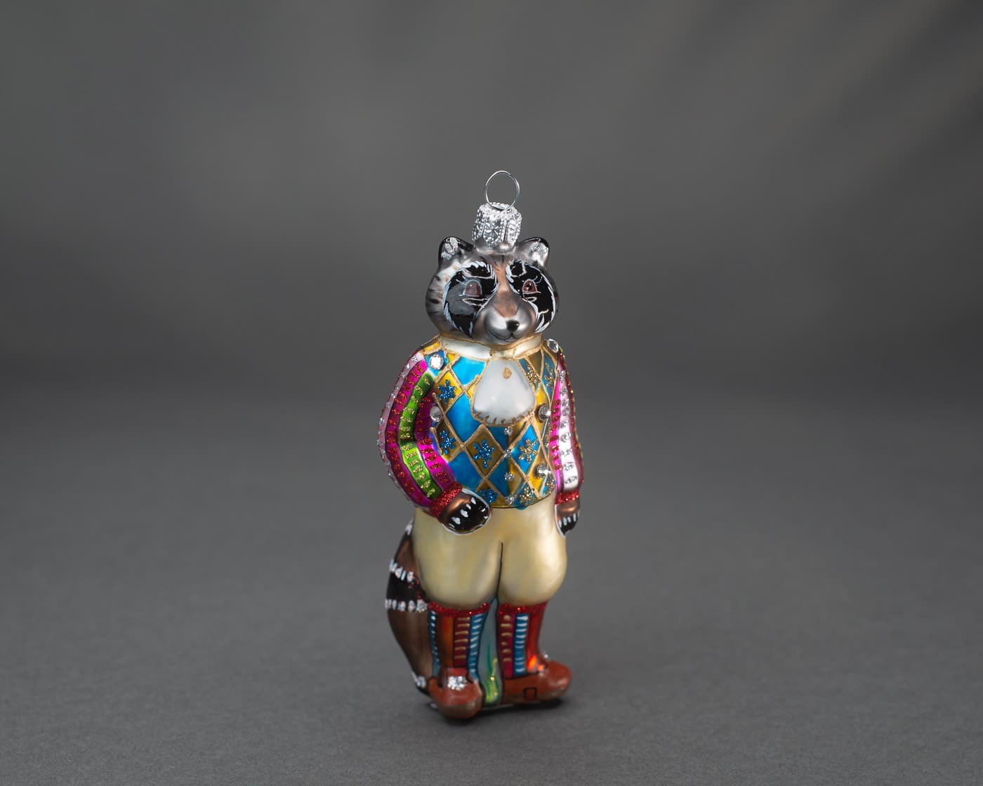 Waschbär Zirkusdirektor - Christbaumschmuck aus Glas-2655.01-Hanco-Christbaumschmuck Waschbär Zirkusdirektor - Christbaumschmuck aus Glas von Hanco aus der Kategorie Christbaumschmuck mit der Artikelnummer 2655.01