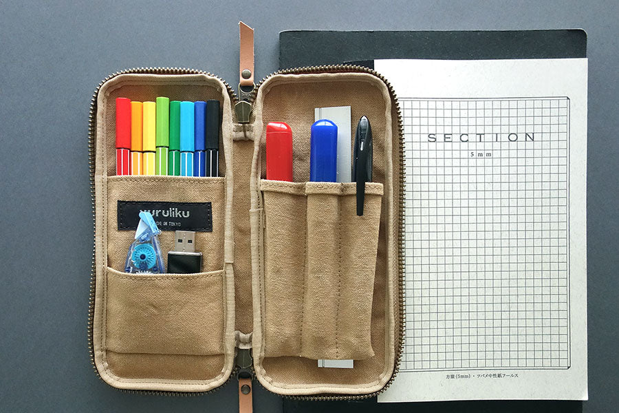 FLAT tool case / 3 Pen - Beige - Stifteetui von Yuruliku