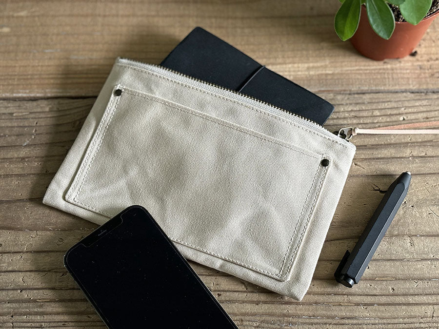 HIRA pouch / Small - Ivory - Etui von Yuruliku