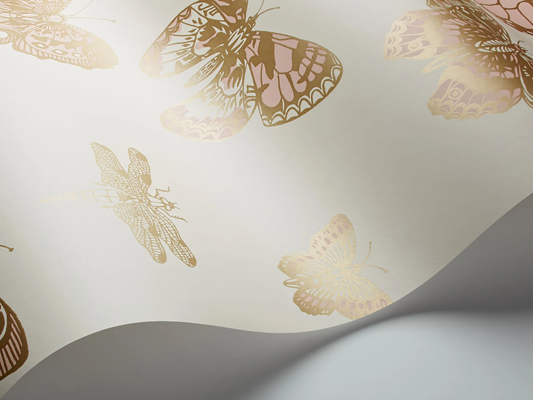 Butterflies & Dragonflies Tapete - 103/15066 - Cole&Son - Whimsical-103-15066-Cole&Son-Whimsical Butterflies & Dragonflies Tapete - 103/15066 - Cole&Son - Whimsical von Cole&Son aus der Kategorie Whimsical mit der Artikelnummer 103-15066
