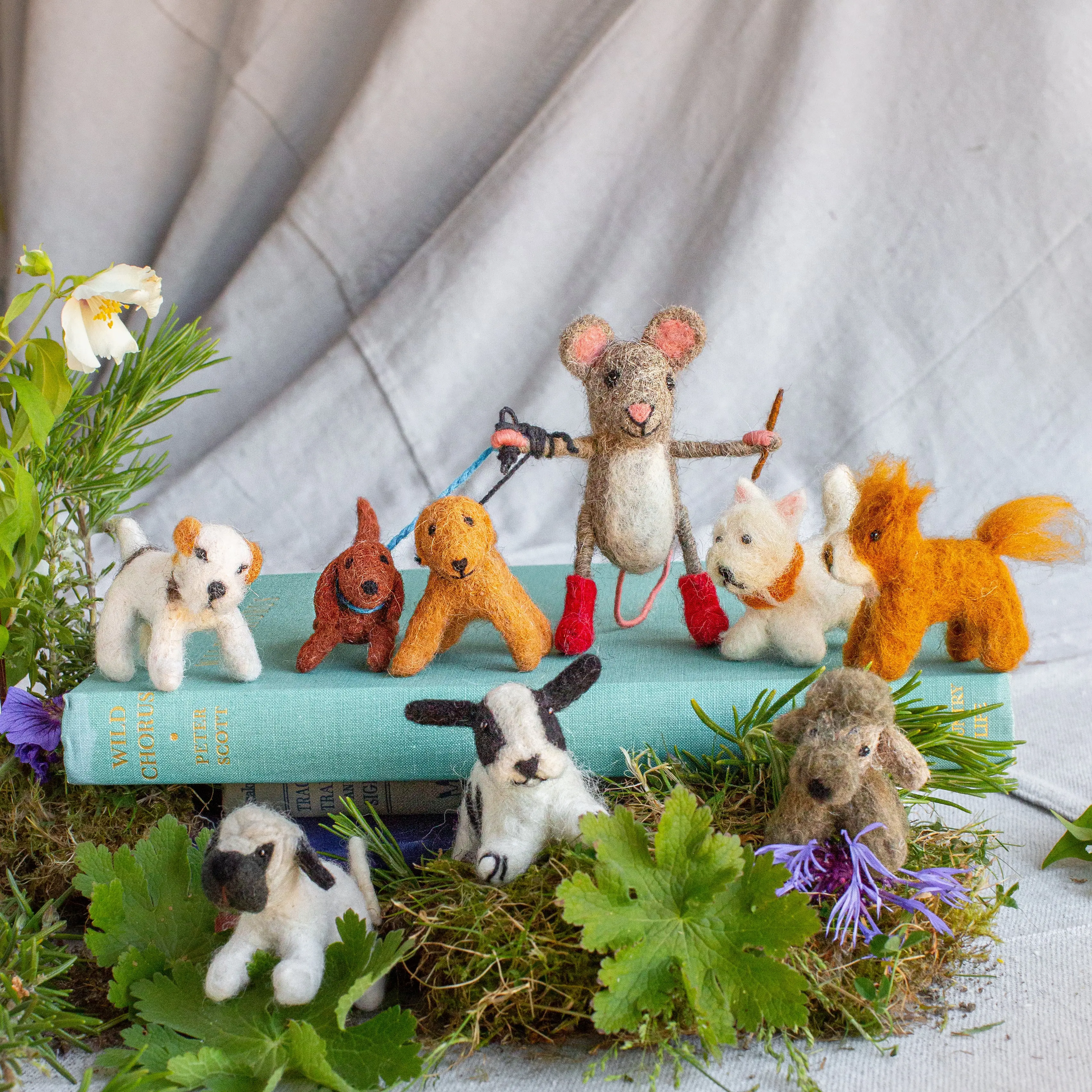 Dog Walker Mouse - Handgefilzte Maus von Sew Heart Felt