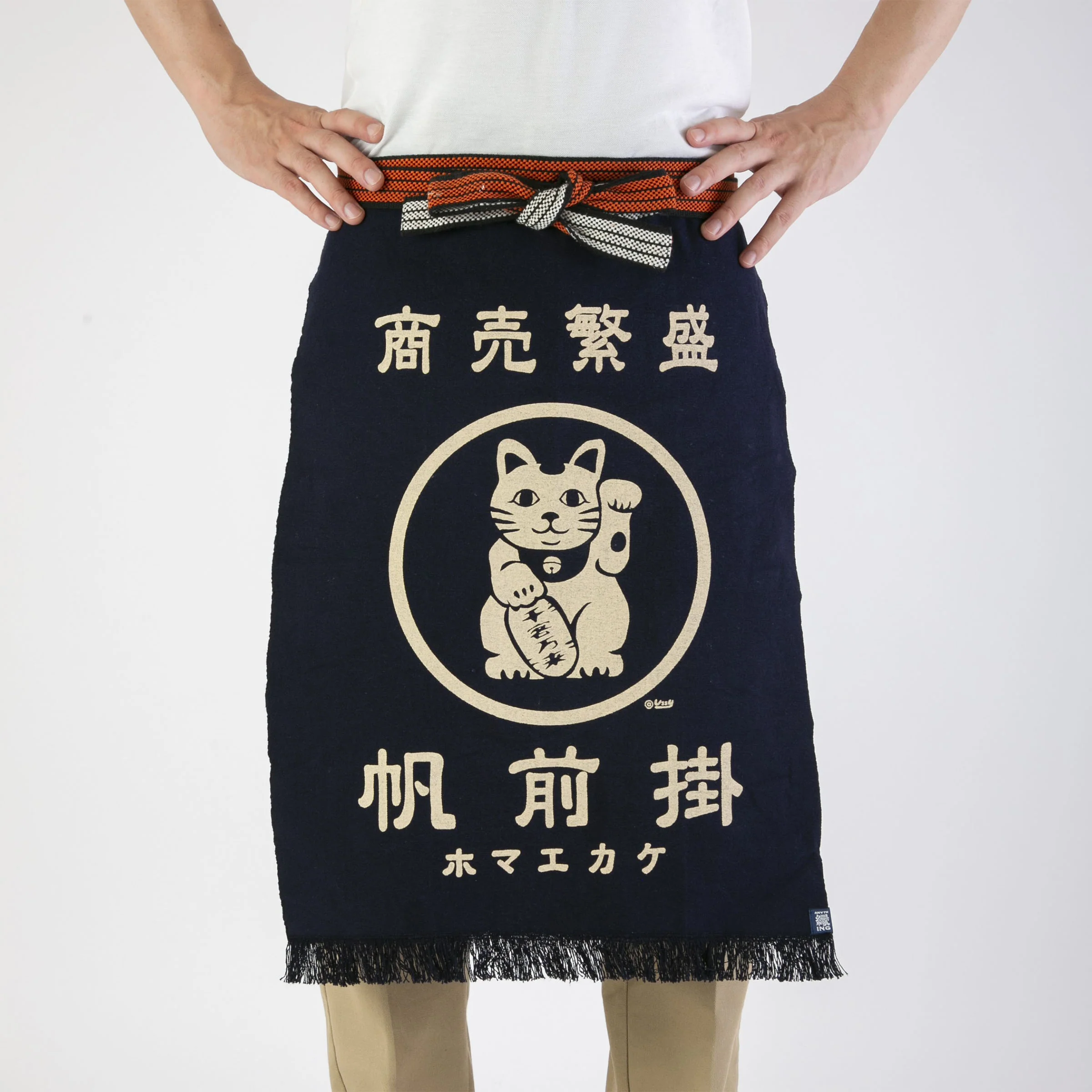 "Lucky Cat" - ICON Serie - Traditionell japanische MAEKAKE Schürze - by Anything Co. "Lucky Cat" - ICON Serie - Traditionell japanische MAEKAKE Schürze - by Anything Co.