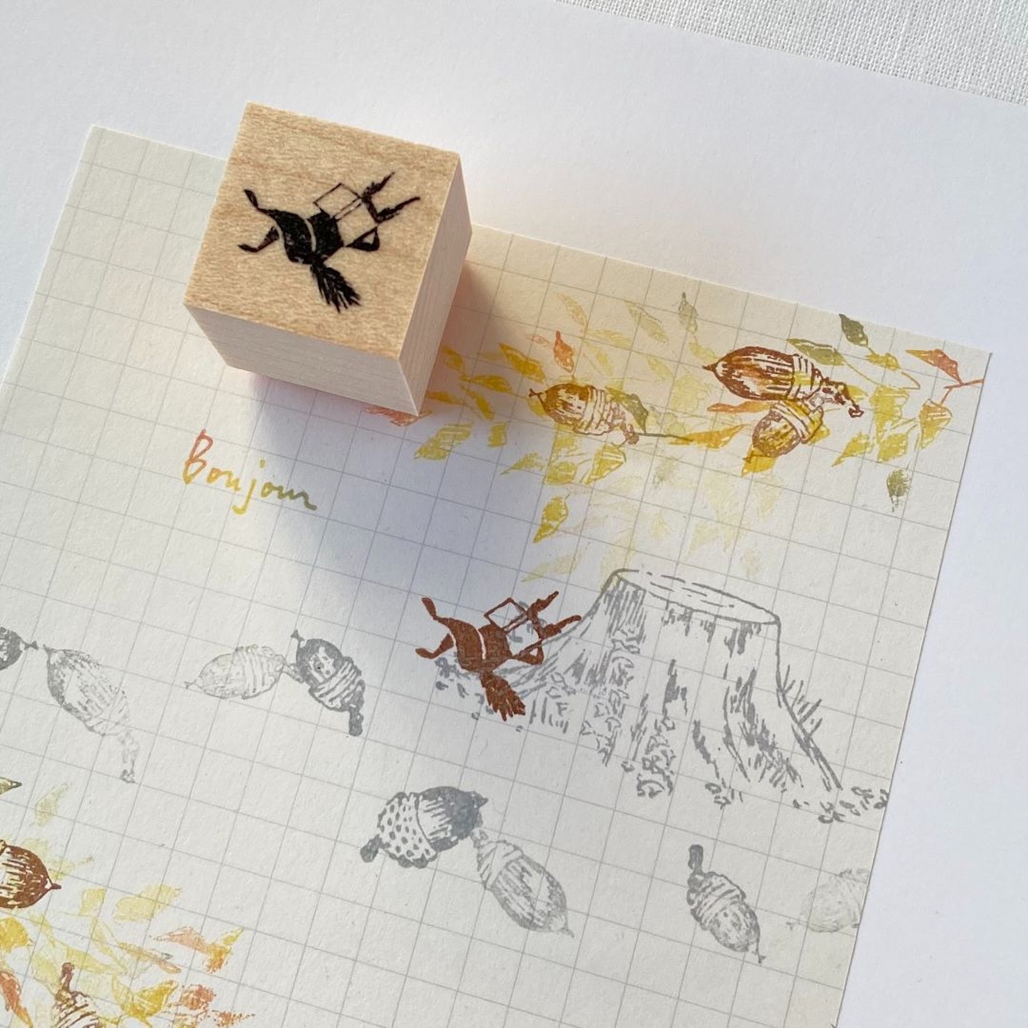 dösendes Eichhörnchen - nach links liegend - Japanischer Stempel-MR-05-YAMADA-Stempel von moriringo dösendes Eichhörnchen - nach links liegend - Japanischer Stempel von YAMADA aus der Kategorie Stempel von moriringo mit der Artikelnummer MR-05