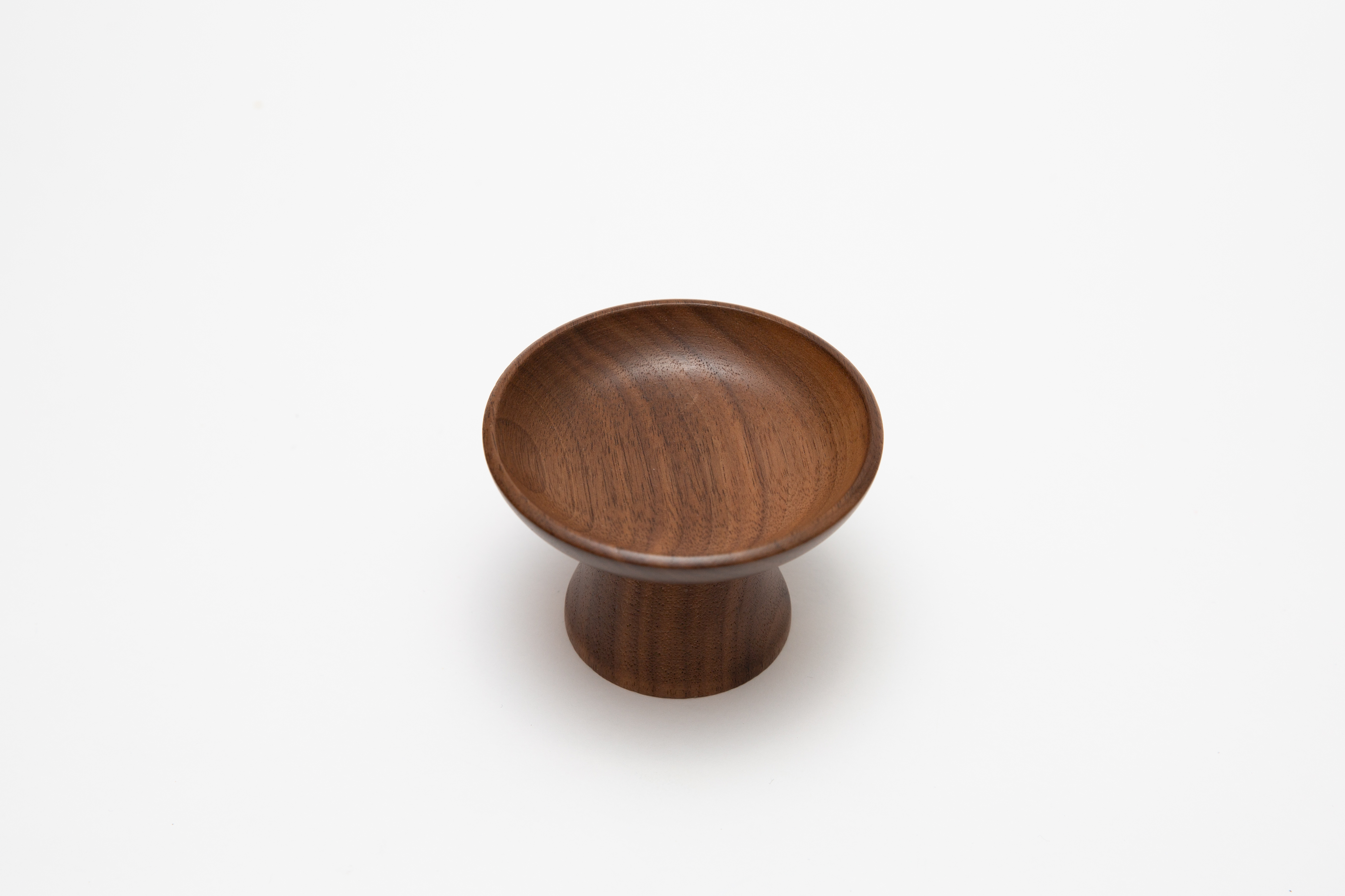 Classic Reflect - Ablage aus Walnussholz - Wooden Ring Dish - YSTUDIO