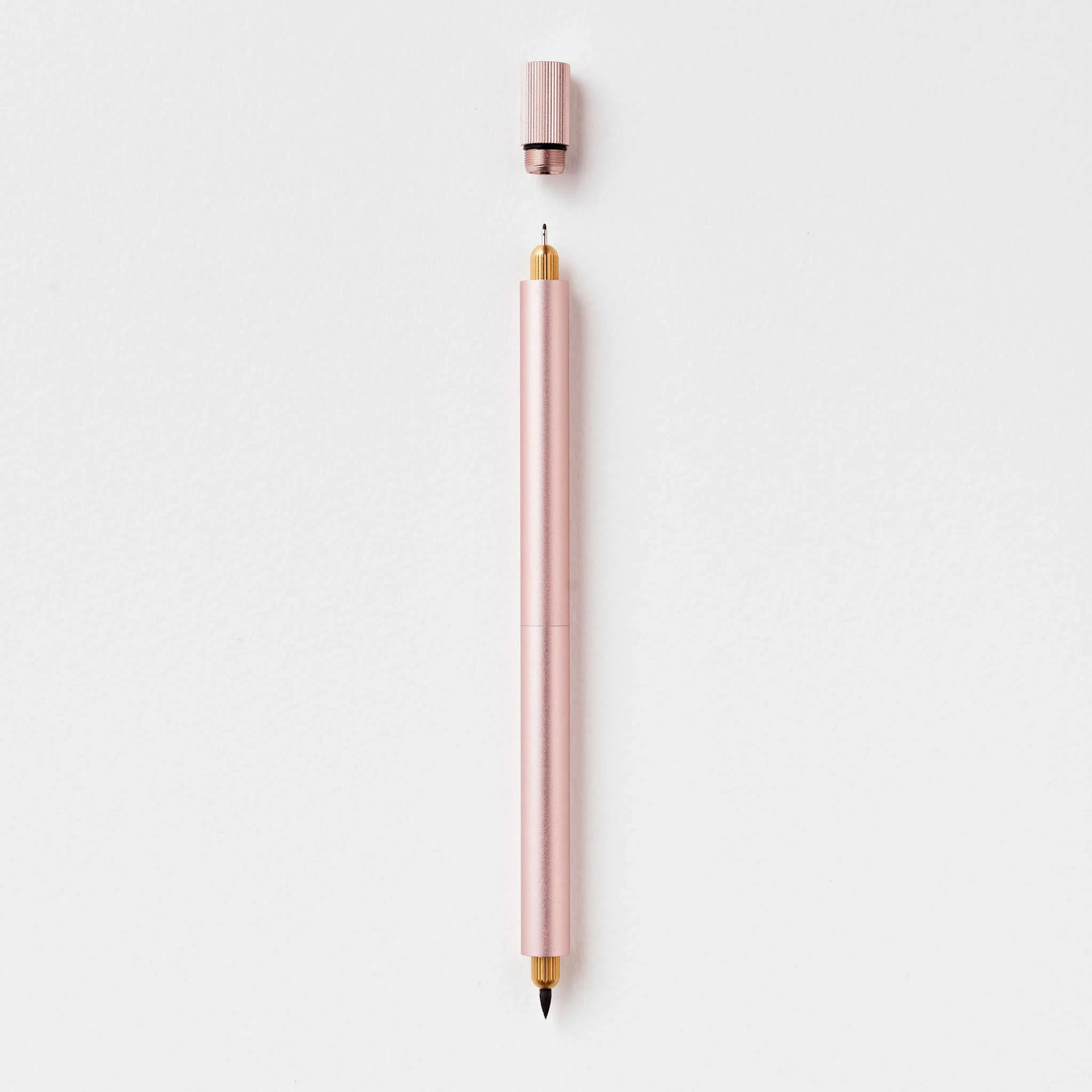 Lumos Pro Duo "Rose Gold" – Nachfüllbarer Fineliner-, Schreib- & Pinselstift | Tom's Studio
