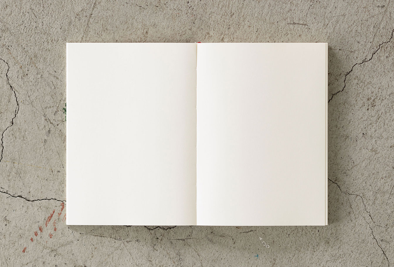 MD Notebook 15th – Edition Mateusz Urbanowicz - A6 - blanko / blank - Midori Notizbuch - limitiert MD Notebook 15th – Edition Mateusz Urbanowicz - A6 - blanko / blank - Midori Notizbuch - limitiert