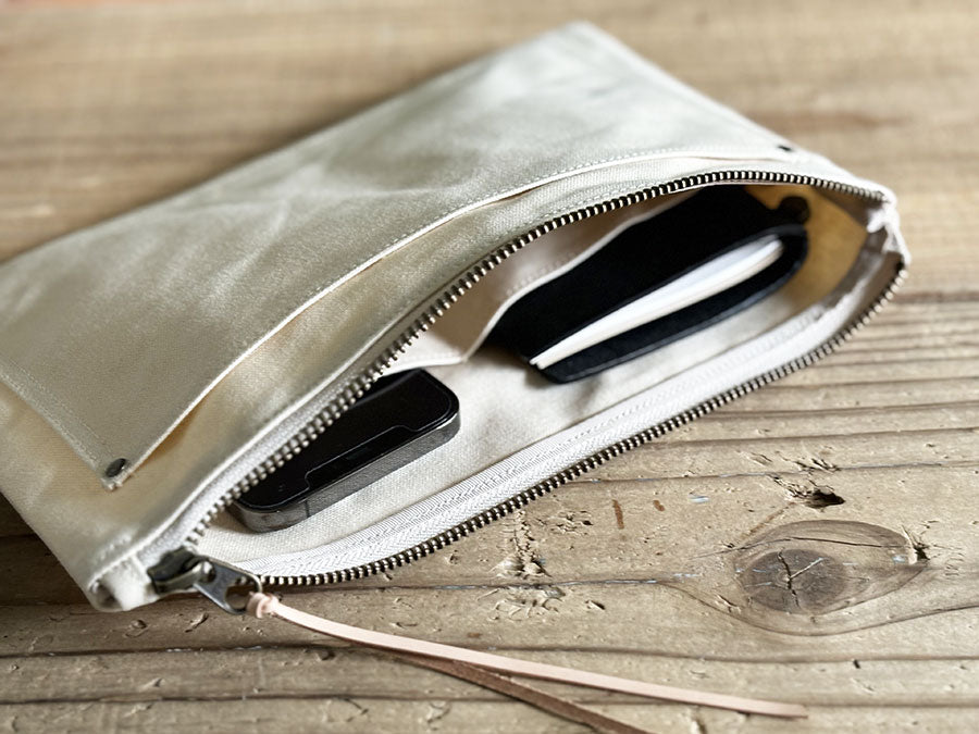 HIRA pouch / Large - Ivory - Etui von Yuruliku