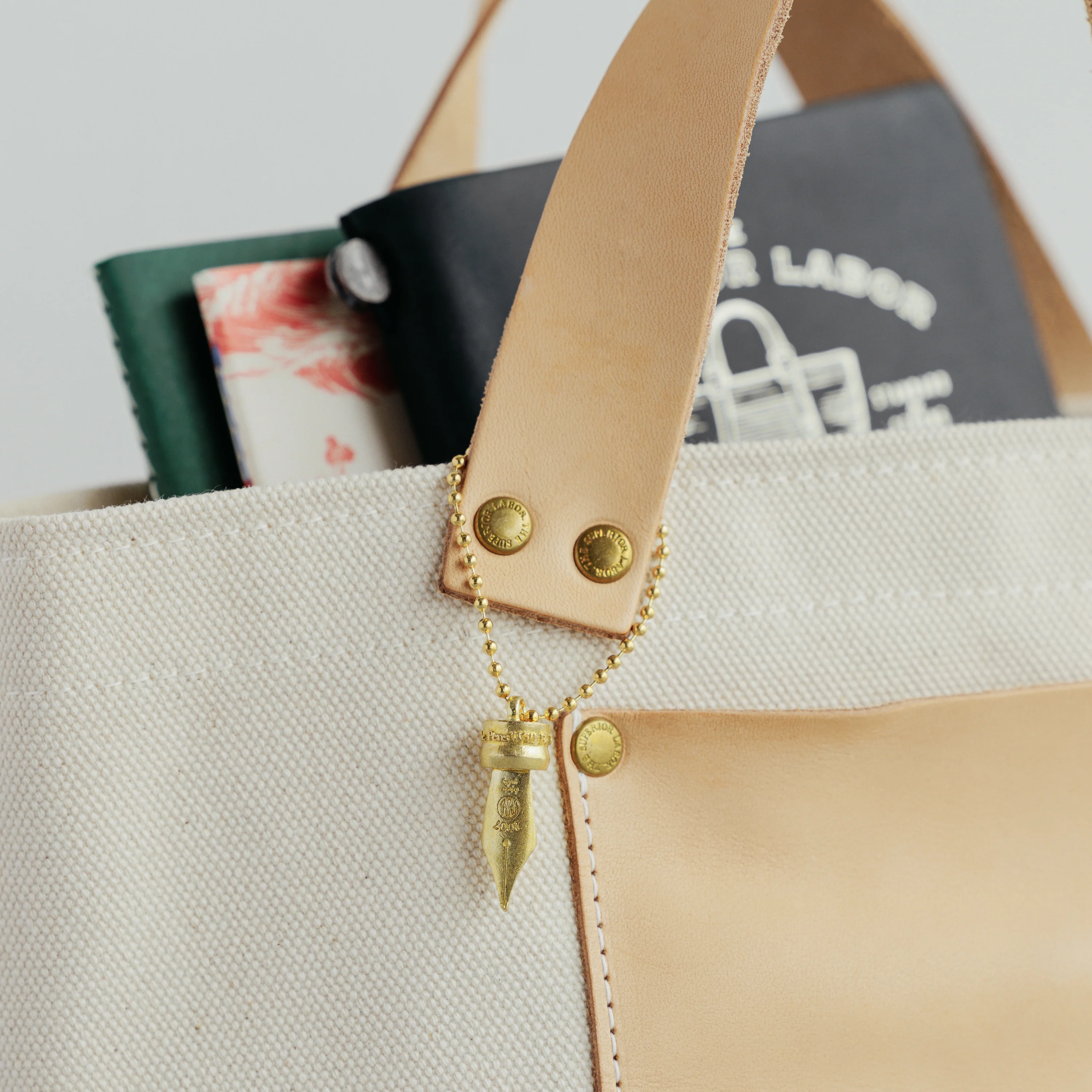 Nib Charm - Messing - The Superior Labor