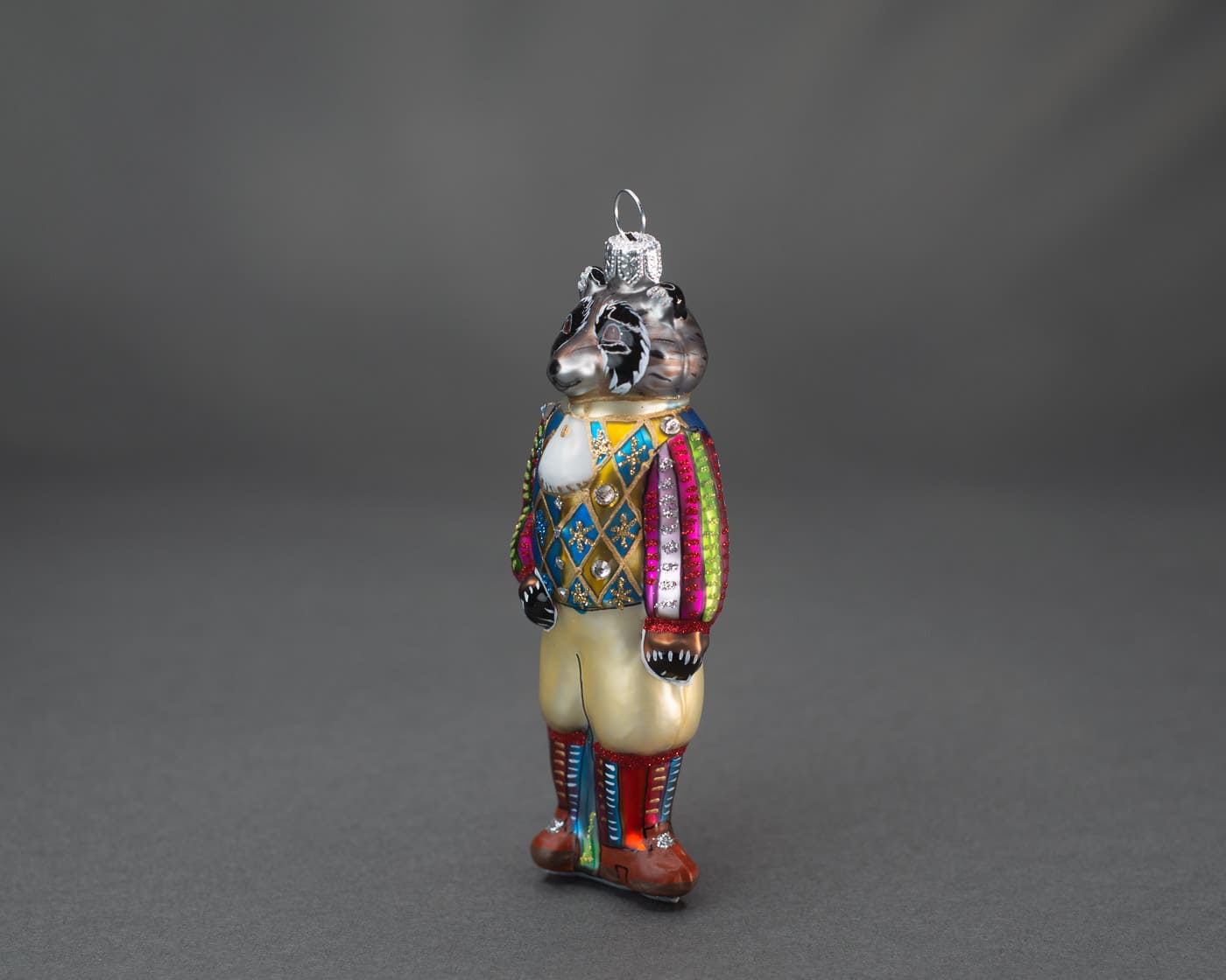 Waschbär Zirkusdirektor - Christbaumschmuck aus Glas-2655.01-Hanco-Christbaumschmuck Waschbär Zirkusdirektor - Christbaumschmuck aus Glas von Hanco aus der Kategorie Christbaumschmuck mit der Artikelnummer 2655.01