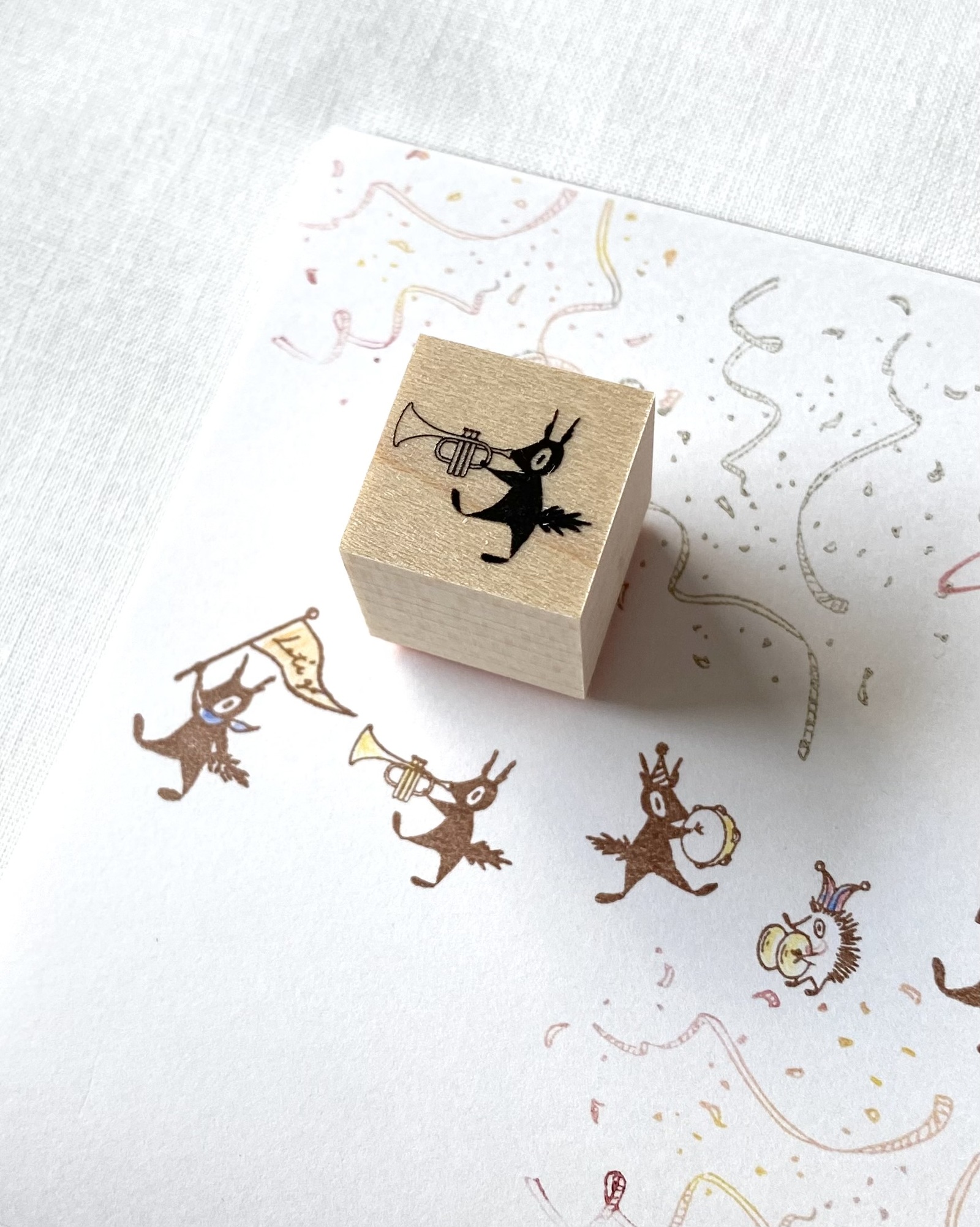 Eichhörnchen mit Trompete - Japanischer Stempel