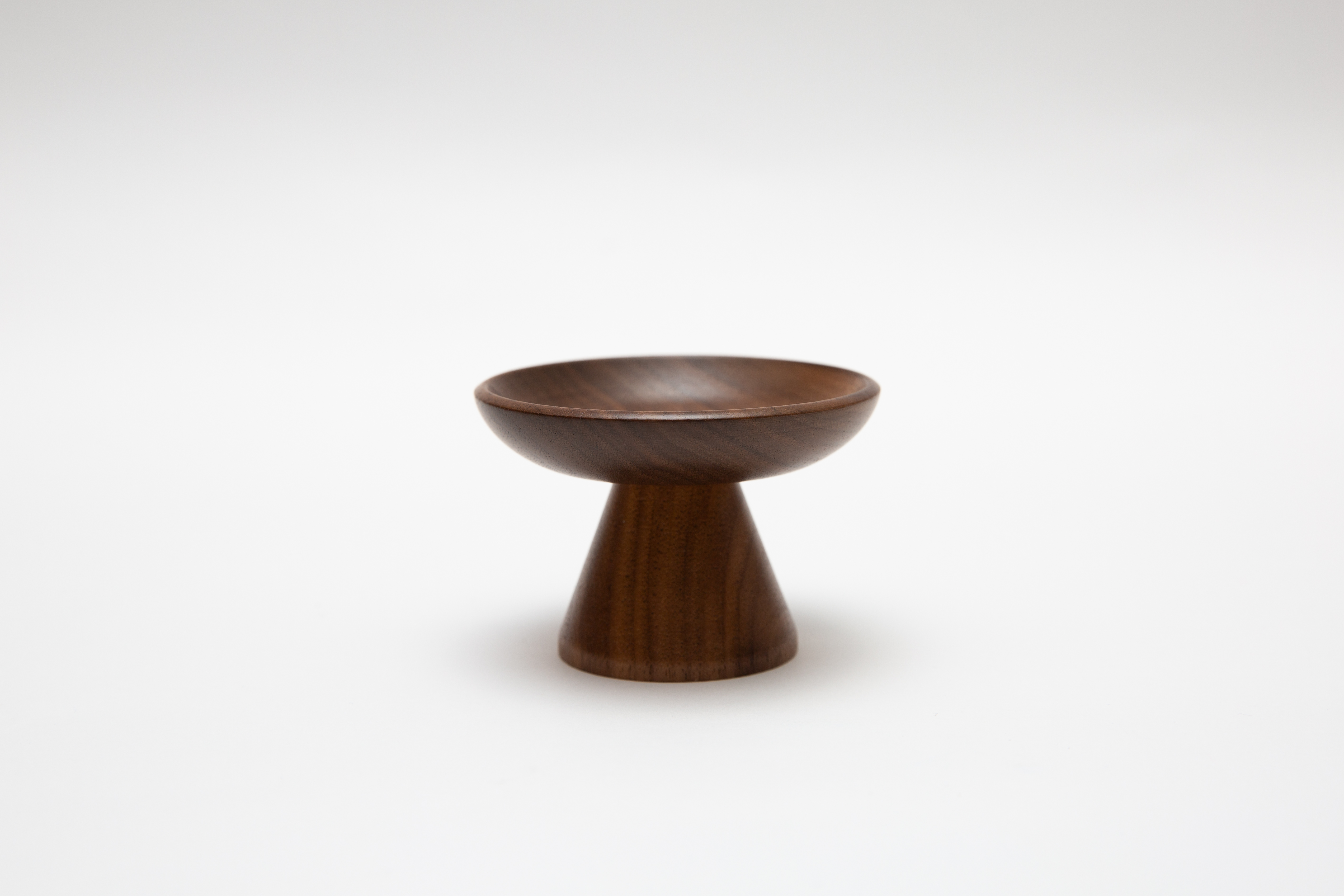 Classic Reflect - Ablage aus Walnussholz - Wooden Ring Dish - YSTUDIO