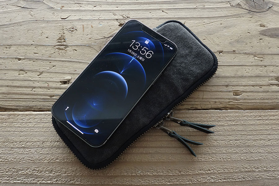 FLAT tool case / 3 Pen - Iron Black - Stifteetui von Yuruliku