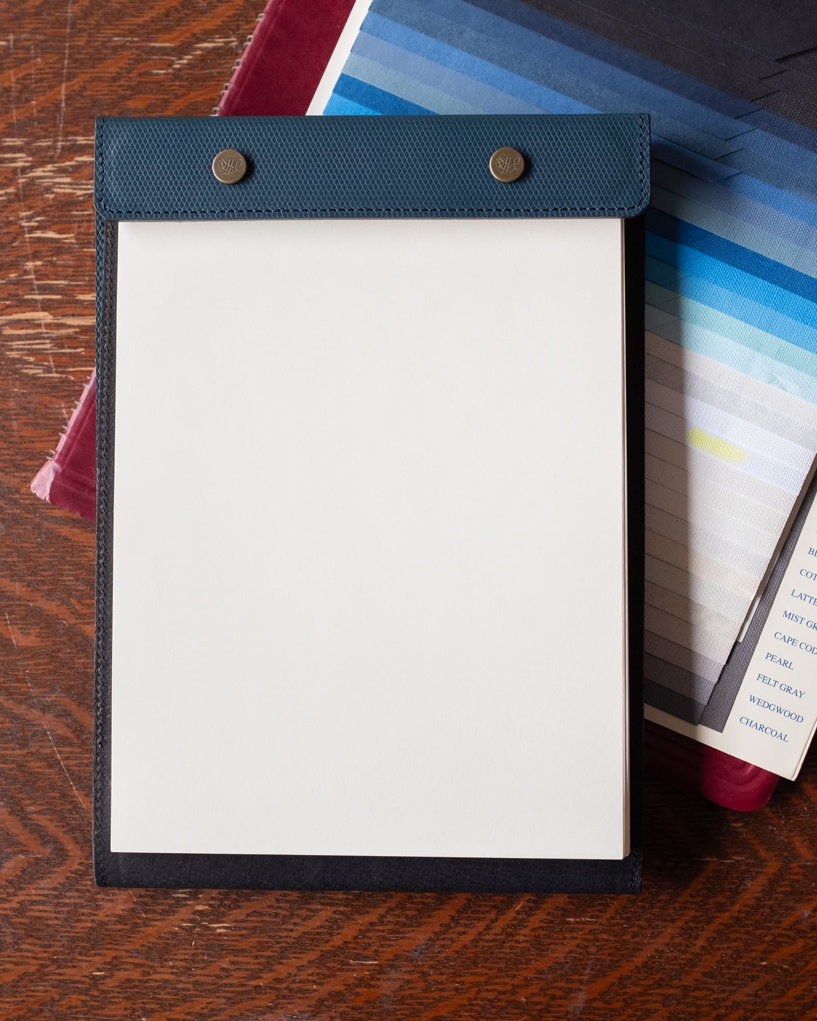 Snap Pad in A5 - Crossgrain Leder - Kobaltblau - Klemmbrett von Postalco