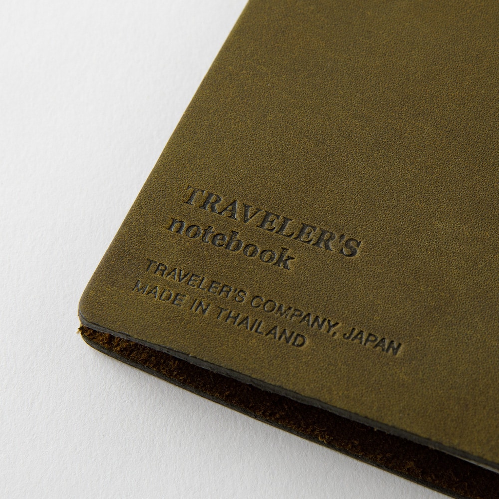 TRAVELER’S Notebook - Regular - Olive von TRAVELER'S COMPANY JAPAN aus der Kategorie TRAVELER'S Notebook "Regular" mit der Artikelnummer TRN-REG-OLIVE