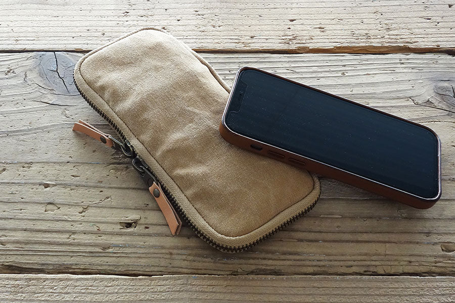 FLAT tool case / 3 Pen - Beige - Stifteetui von Yuruliku