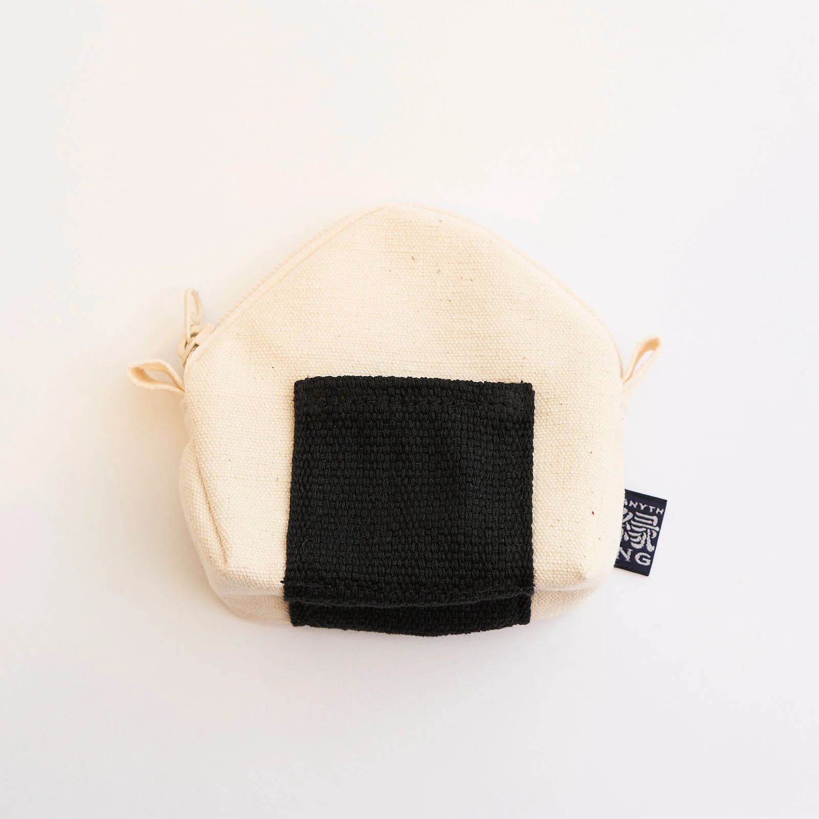 Omusubi Pouch - Kleine Tasche von MAEKAKE by Anything Co. X Omosubi Gonbei