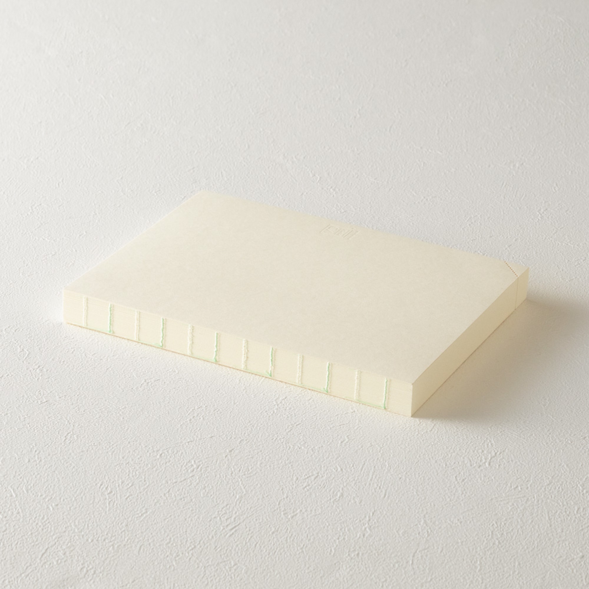 MD Notebook Journal - A5 - Codex 1 Day 1 Page - Dot Grid - Midori Notizbuch-15313006-Midori Japan-MD Journal MD Notebook Journal - A5 - Codex 1 Day 1 Page - Dot Grid - Midori Notizbuch von Midori Japan aus der Kategorie MD Journal mit der Artikelnummer 15313006