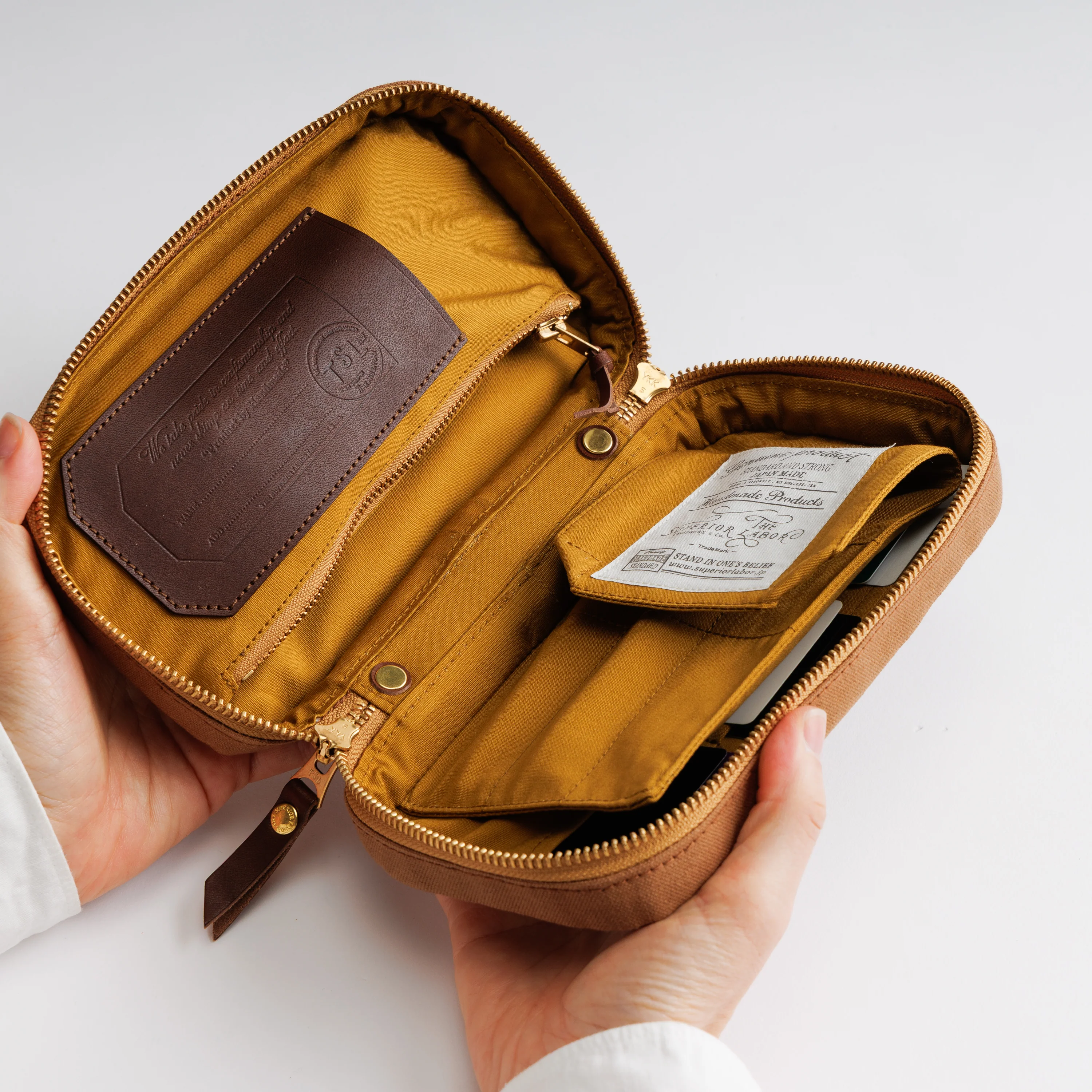 Canvas Mission Case - M - The Superior Labor Limited 2026-2027 - *Pre-order/Vorbestellung*