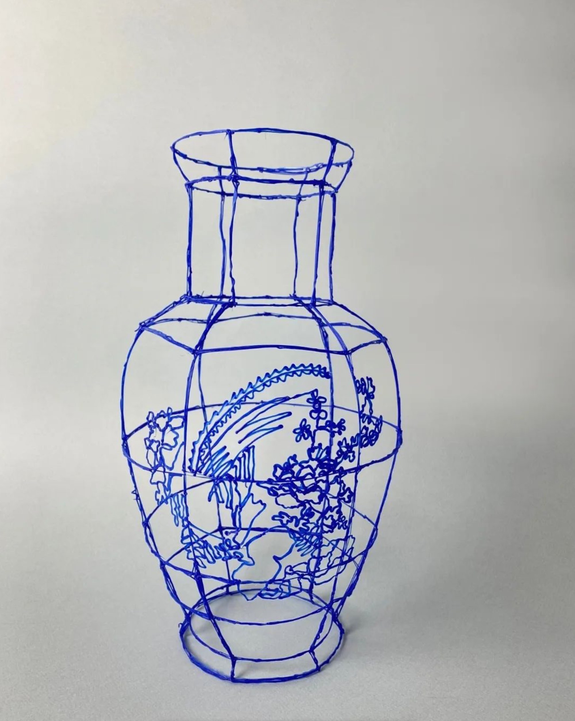 VASE WITH FLOWERS - BLUE von Iris Lucia Design aus der Kategorie Vasen mit der Artikelnummer ILD-VWF-BL