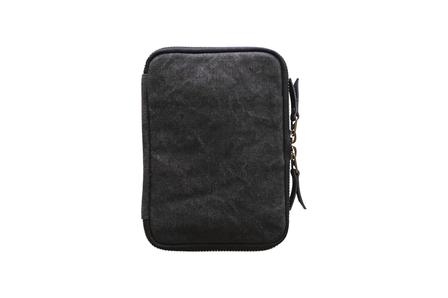 FLAT tool case / A6 Wide - Iron Black - Etui von Yuruliku