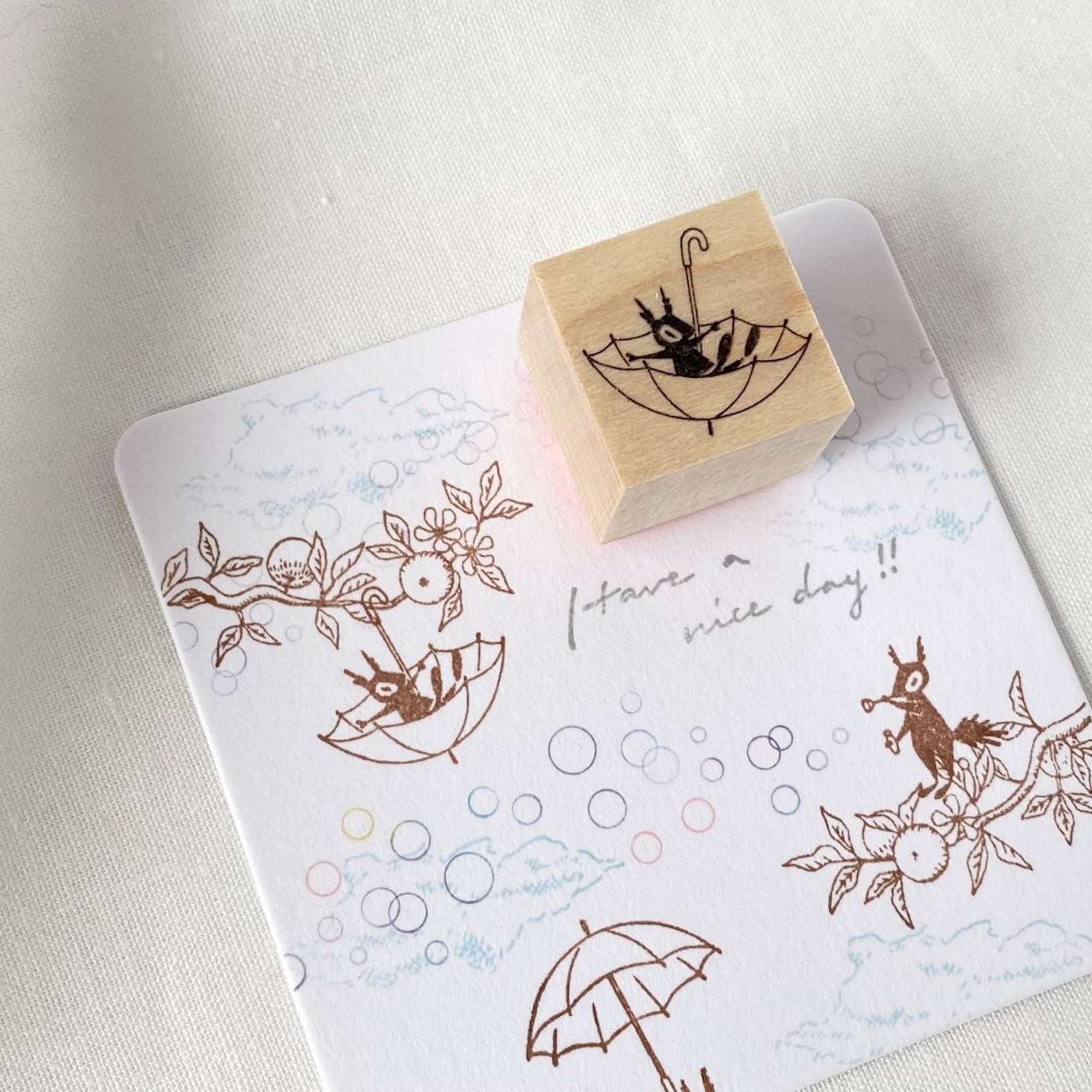 Eichhörnchen im Regenschirm - Japanischer Stempel-MR-16-YAMADA-Stempel von moriringo Eichhörnchen im Regenschirm - Japanischer Stempel von YAMADA aus der Kategorie Stempel von moriringo mit der Artikelnummer MR-16