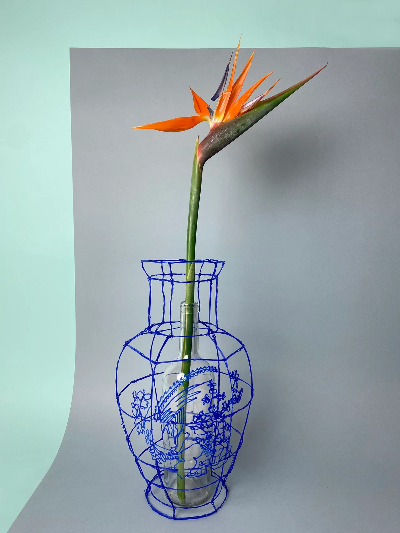 VASE WITH FLOWERS - BLUE-ILD-VWF-BL-Iris Lucia Design-Vasen VASE WITH FLOWERS - BLUE von Iris Lucia Design aus der Kategorie Vasen mit der Artikelnummer ILD-VWF-BL