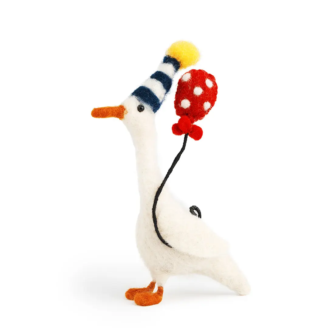 Pat the Party Duck - Handgefilzte Ente von Sew Heart Felt