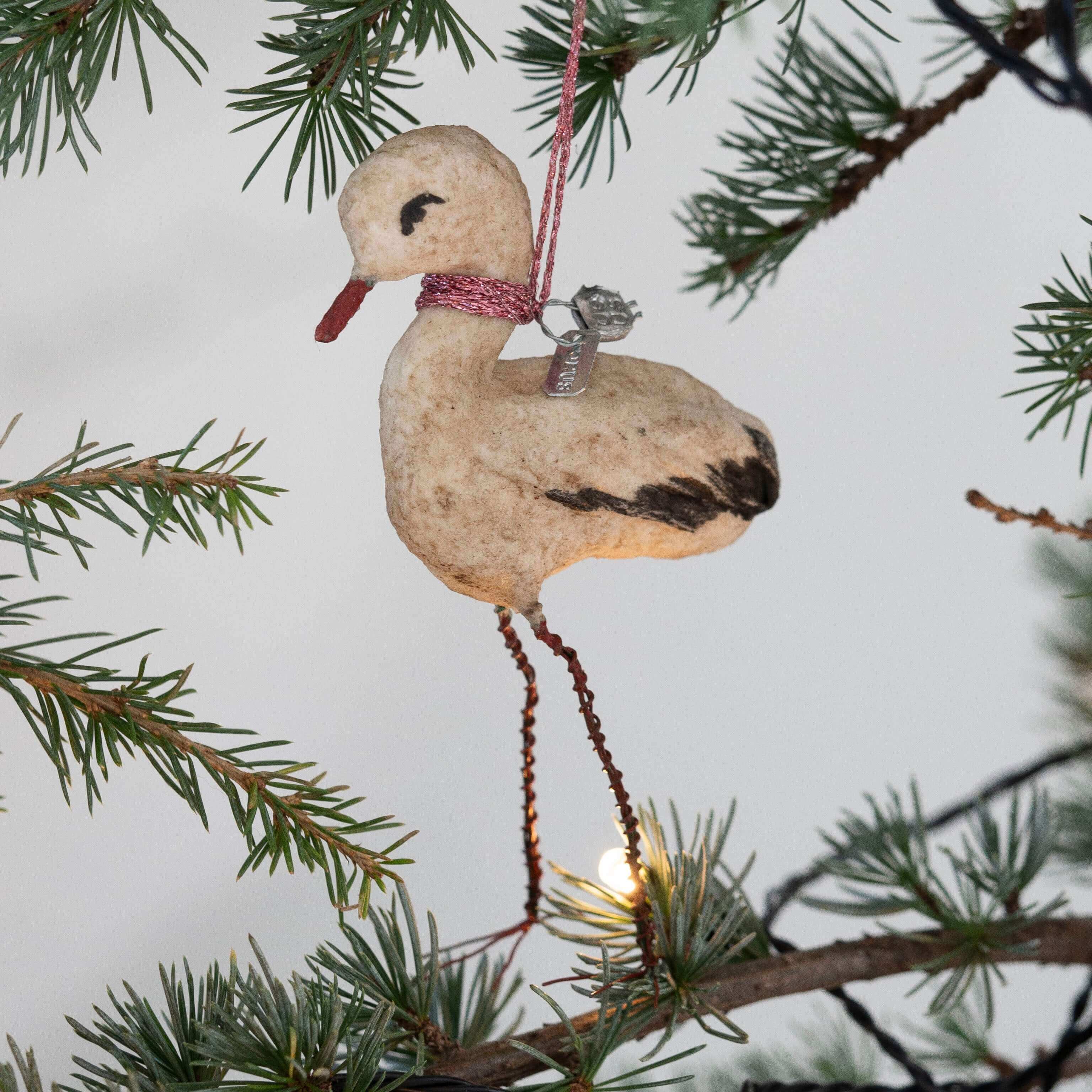 Handgefertigter Storch aus Baumwolle und Papier - Deus Living Copenhagen Handgefertigter Storch aus Baumwolle und Papier - Deus Living Copenhagen