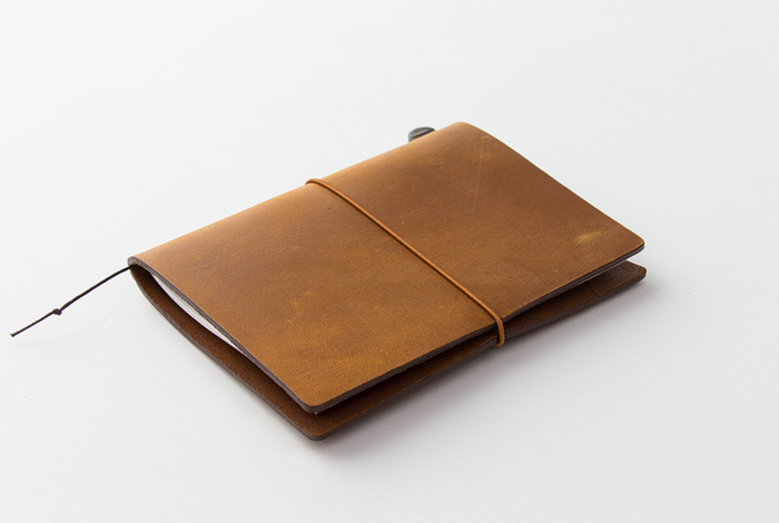 TRAVELER’S Notebook - Passport - Camel von TRAVELER'S COMPANY JAPAN aus der Kategorie TRAVELER'S Notebook "Passport" mit der Artikelnummer 15194006