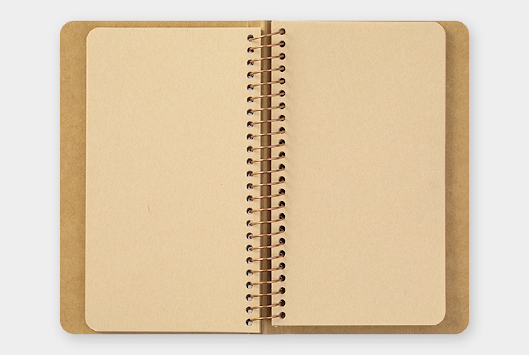 Spiral-Notizbuch - Kraftpapier - A6 - TRAVELER'S COMPANY-15241006-TRAVELER'S COMPANY JAPAN-Spiral Ring Notebooks Spiral-Notizbuch - Kraftpapier - A6 - TRAVELER'S COMPANY von TRAVELER'S COMPANY JAPAN aus der Kategorie Spiral Ring Notebooks mit der Artikelnummer 15241006
