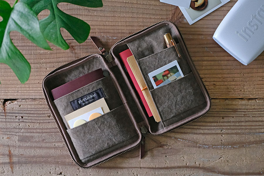 FLAT tool case / A6 Wide - Brown - Etui von Yuruliku