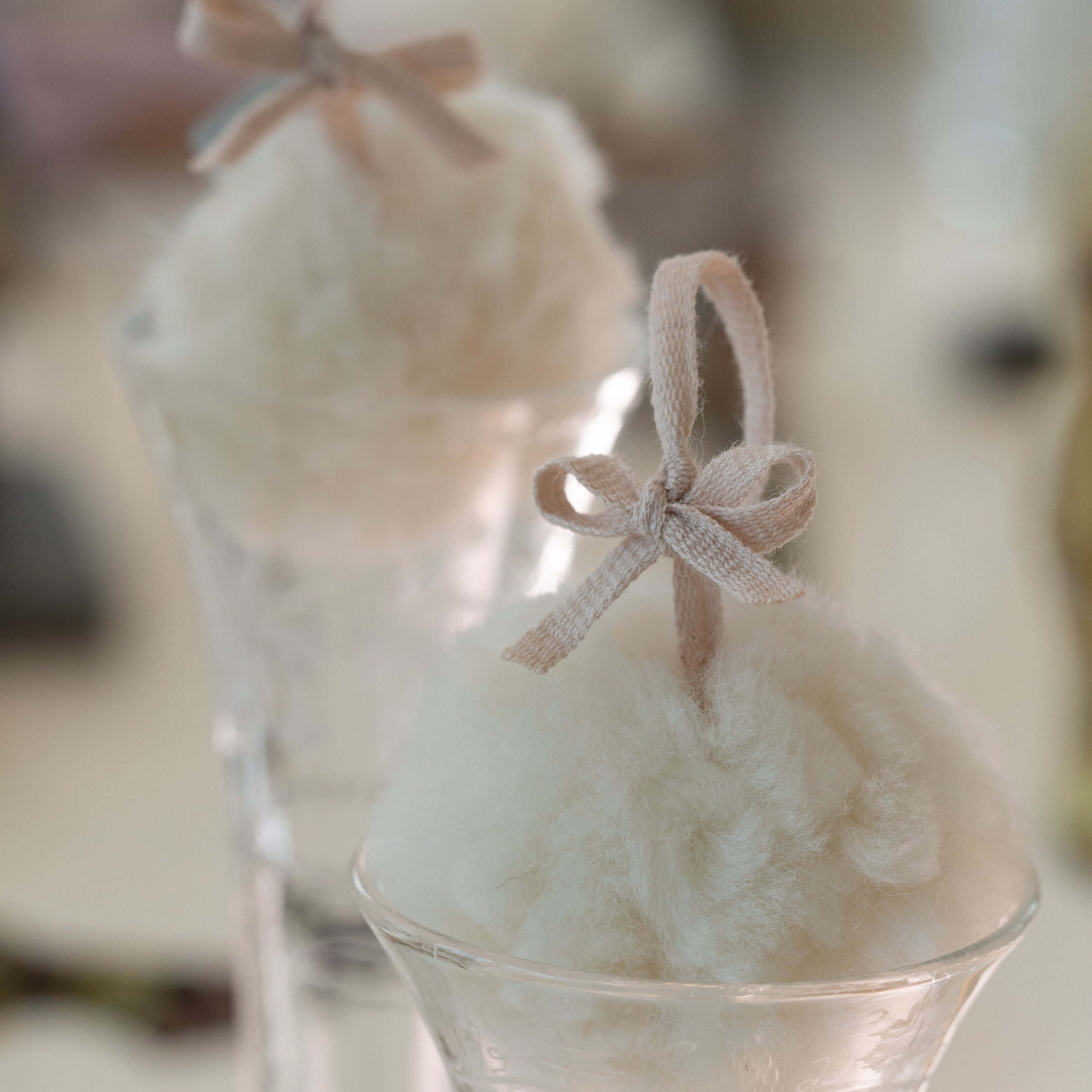 3er-Set Handgefertigte Schneeball-Ornamente aus italienischer Merinowolle - Deus Living Copenhagen