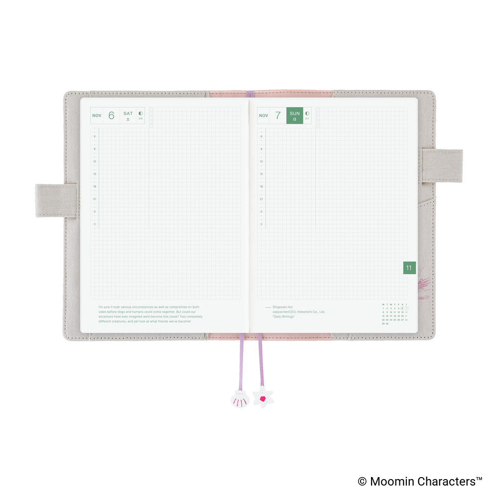 Hülle A5 Cousin – Moomin: My Yard (Pink Gray) | Hobonichi