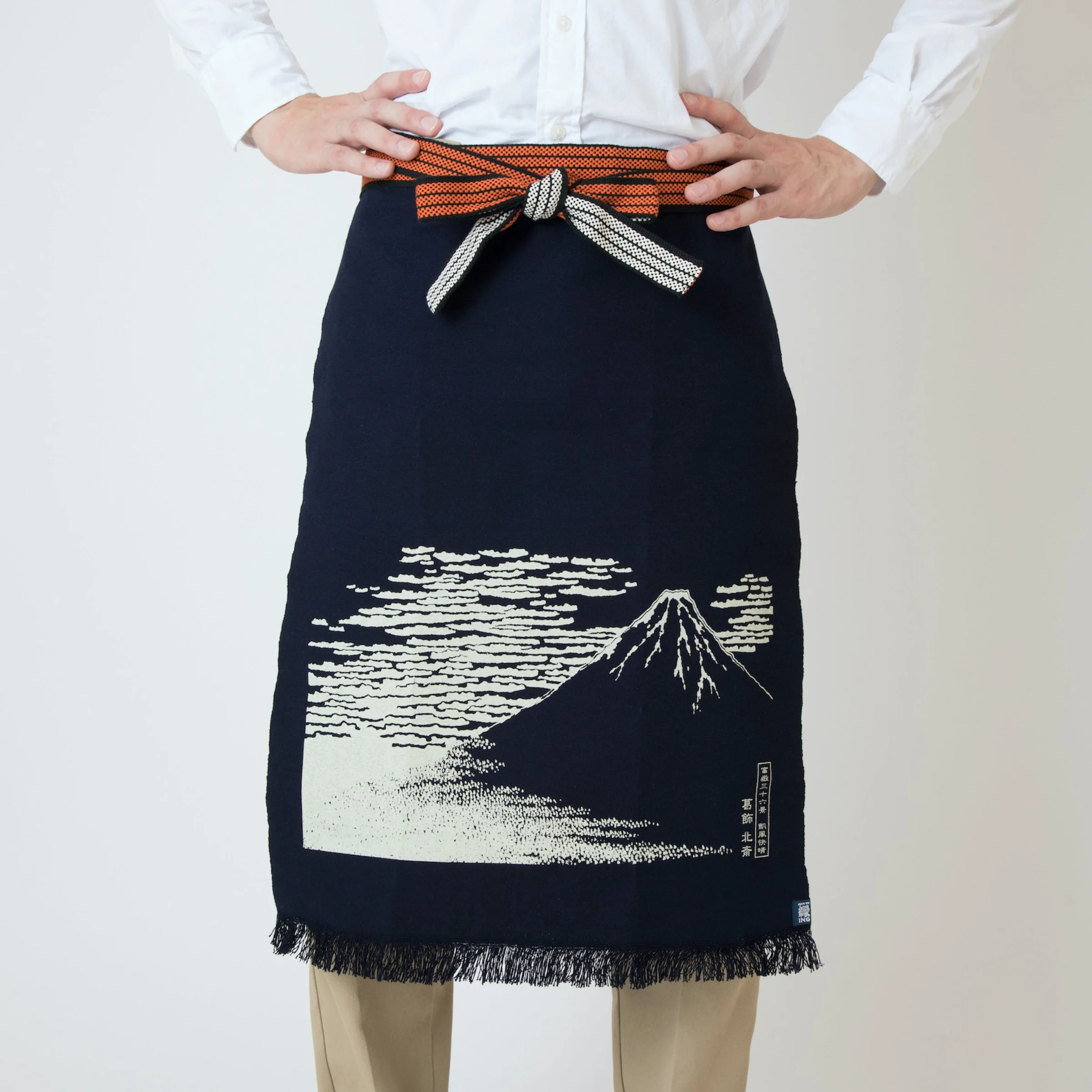 "The Red Mt. Fuji" - Traditionell japanische MAEKAKE Schürze - by Anything Co. "The Red Mt. Fuji" - Traditionell japanische MAEKAKE Schürze - by Anything Co.