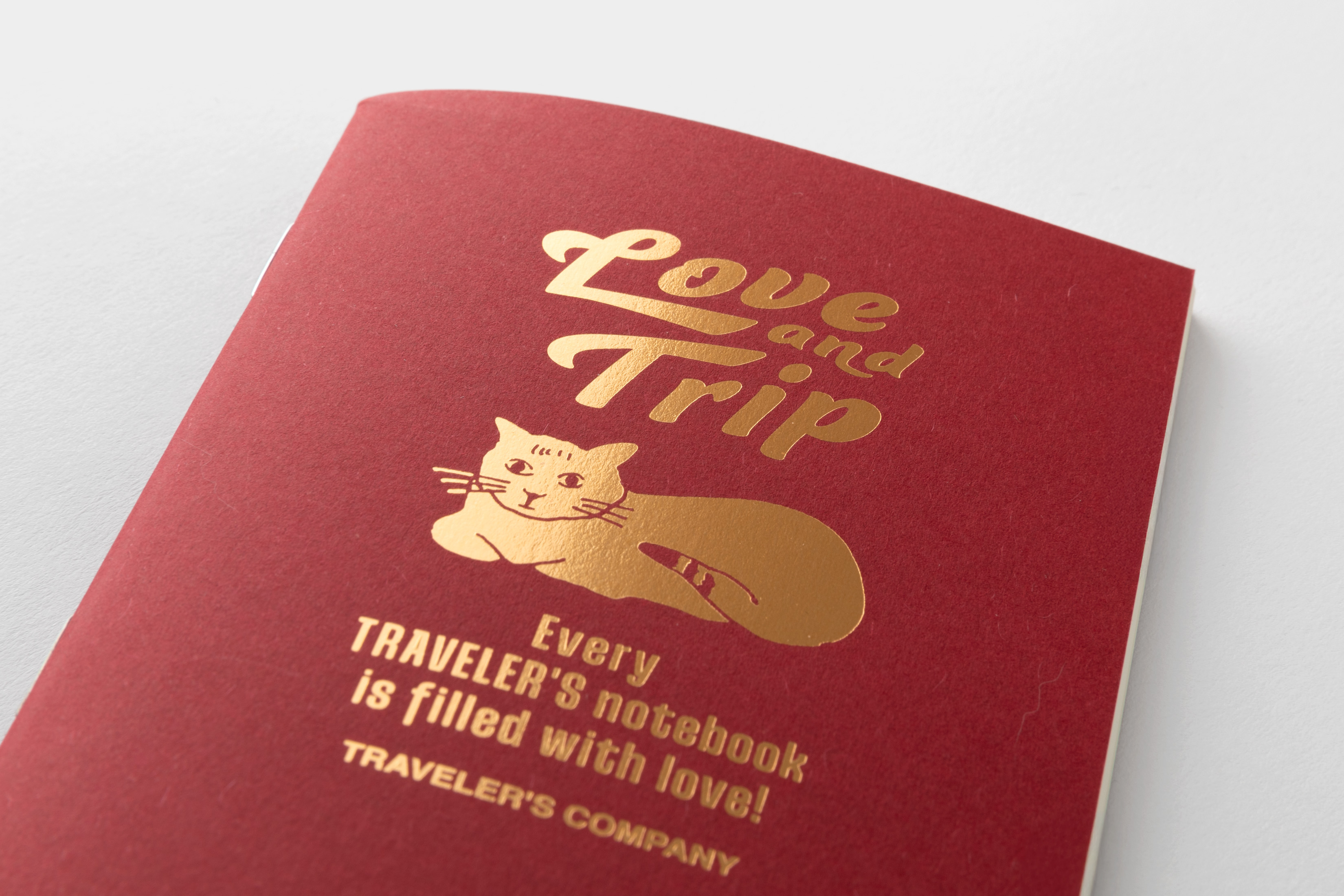 TRAVELER'S Notebook Refill Passport "Love and Trip" - Limited Edition TRAVELER'S Notebook Refill Passport "Love and Trip" - Limited Edition