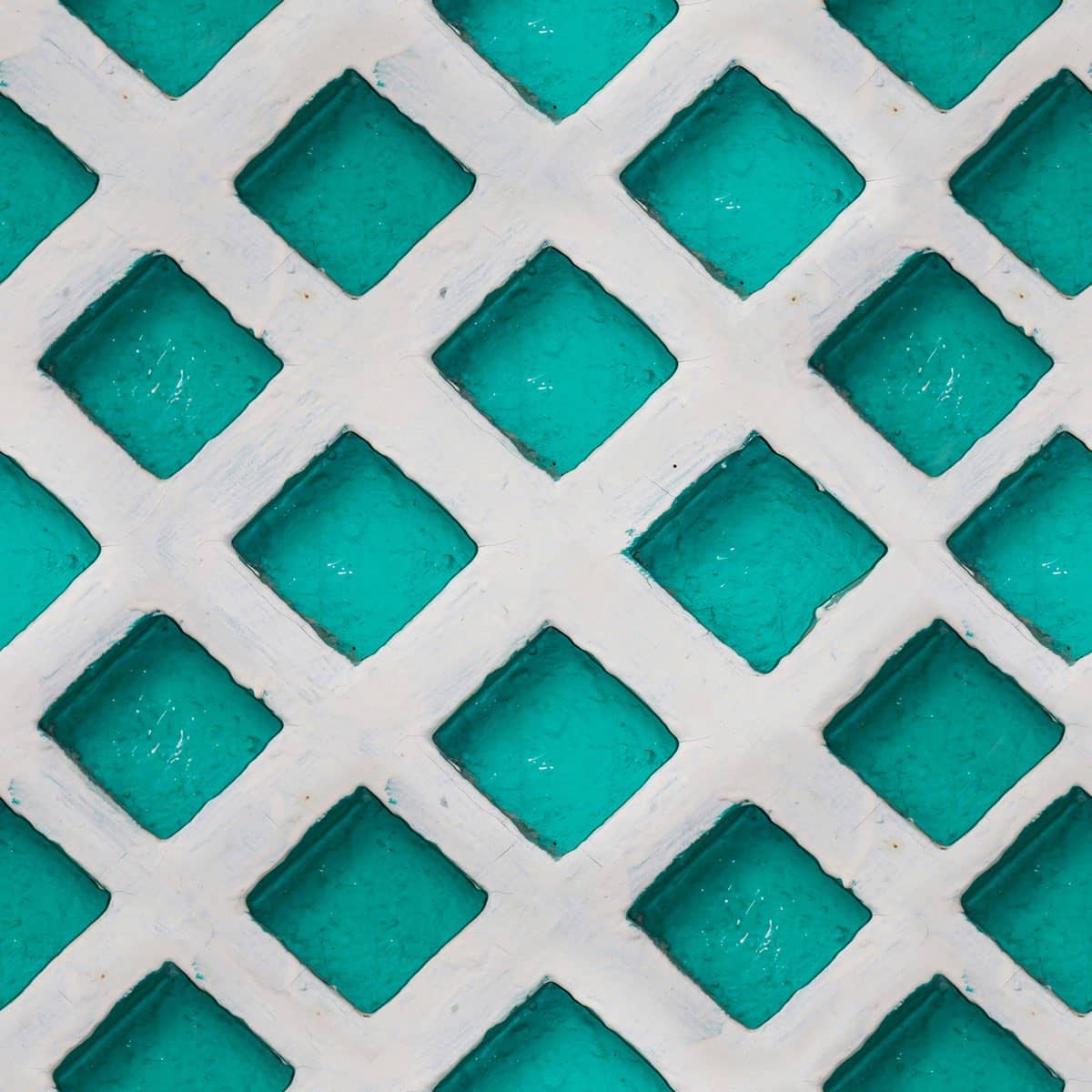 Tapete CONCRETE PATCH TURQUOISE von MINDTHEGAP aus der Kategorie MIND THE GAP mit der Artikelnummer WP20056