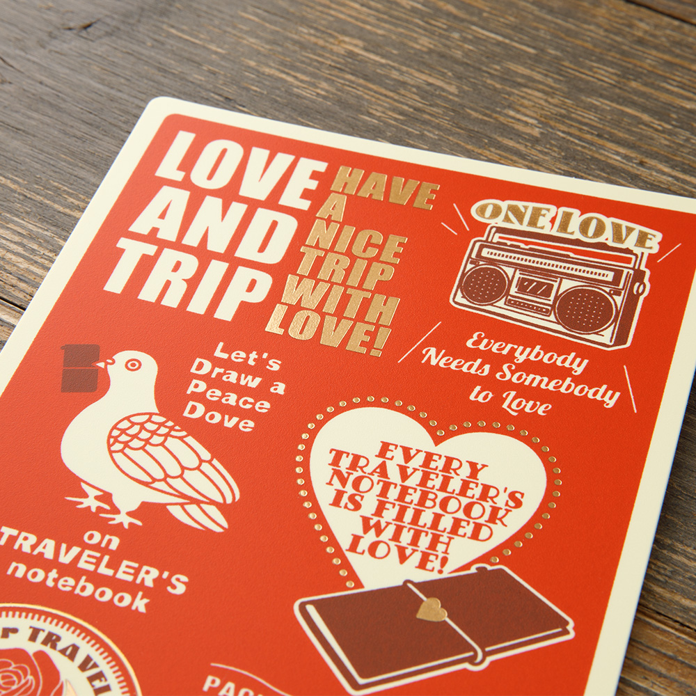 2025 Plastic Sheet "Love and Trip" - Regular von TRAVELER'S COMPANY JAPAN aus der Kategorie Einlagen und Zubehör für Größe "Regular" mit der Artikelnummer 40237006