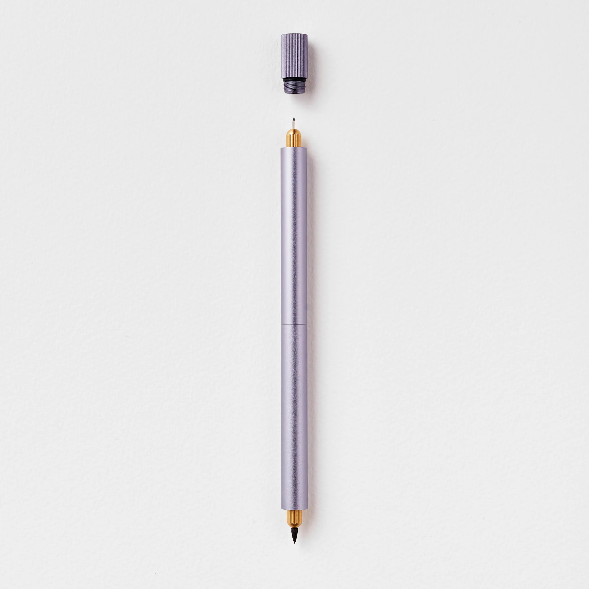 Lumos Pro Duo "Lilac" – Nachfüllbarer Fineliner-, Schreib- & Pinselstift | Tom's Studio