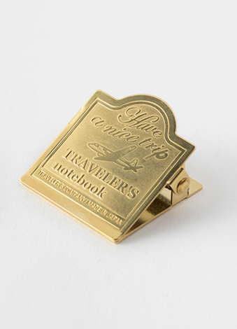 030 - Brass Clip "Airplane" - Serie BRASS von der TRAVELER'S COMPANY JAPAN von TRAVELER'S COMPANY JAPAN aus der Kategorie Einlagen und Zubehör für Größe "Regular" mit der Artikelnummer 43090006