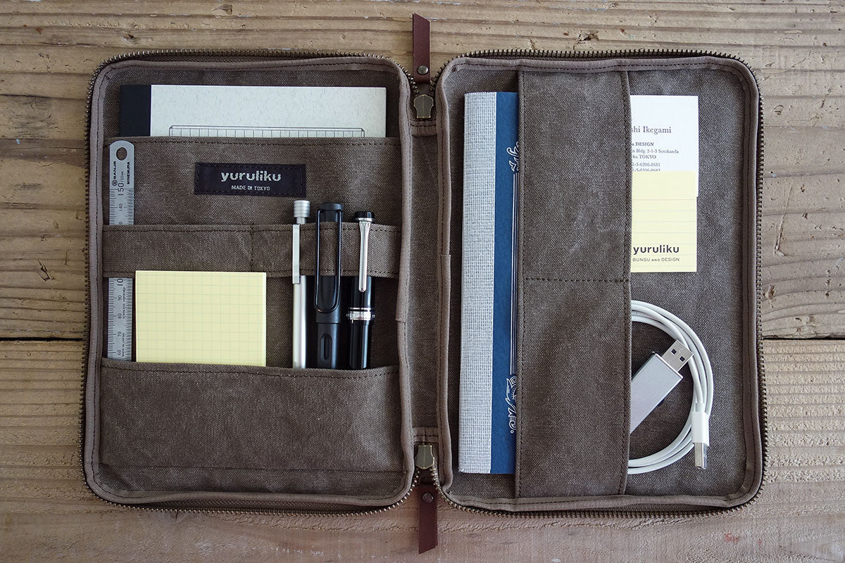 FLAT tool case / A5 - Brown - Etui von Yuruliku