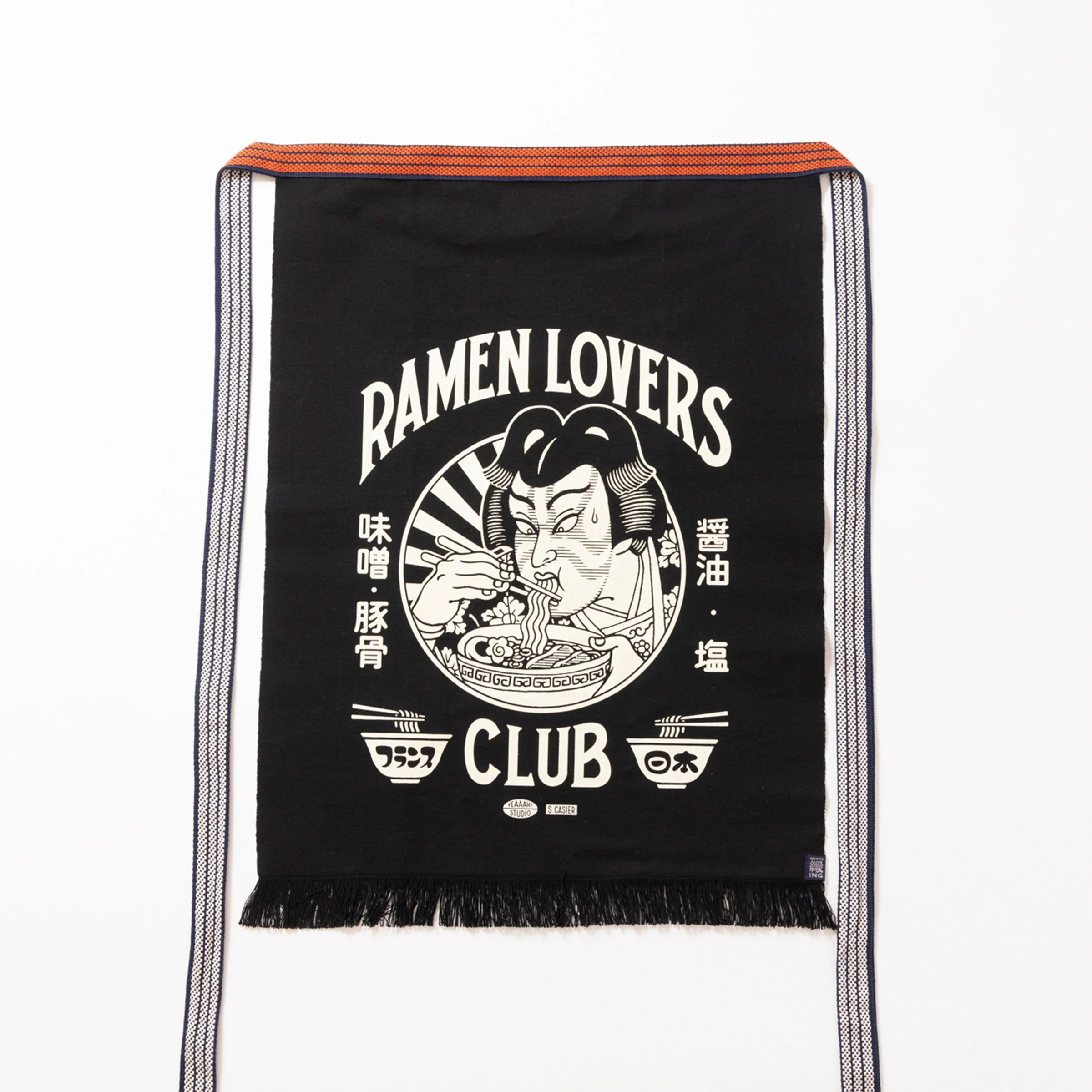 "Ramen Lovers Club" - Yeaaah! Studio - Traditionell japanische MAEKAKE Schürze - by Anything Co. "Ramen Lovers Club" - Yeaaah! Studio - Traditionell japanische MAEKAKE Schürze - by Anything Co.
